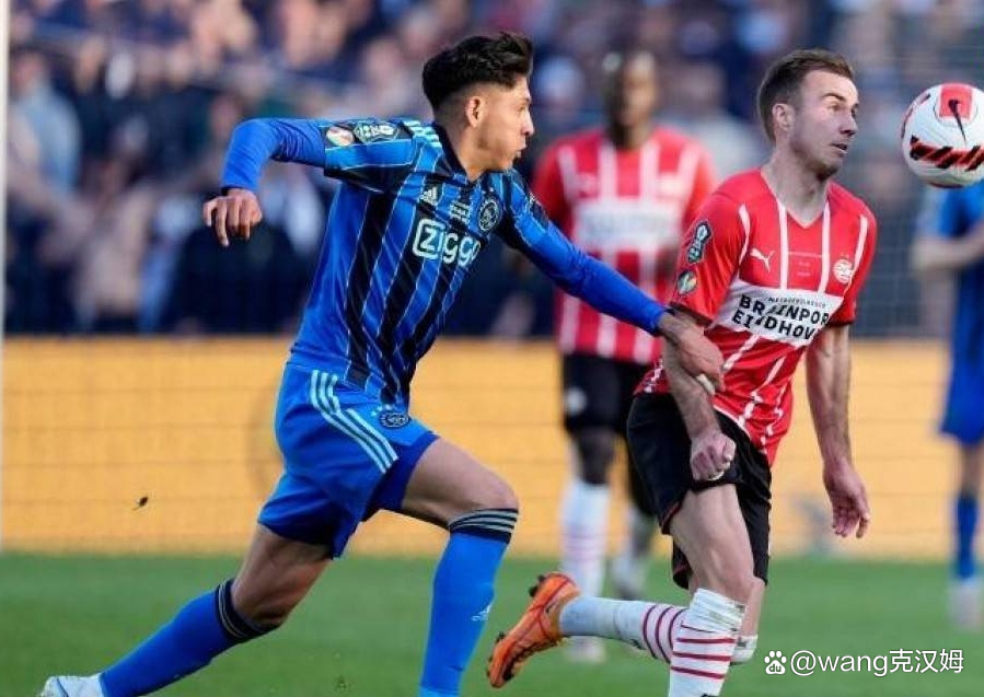 转会期中超传出新动向，埃因霍温主帅复盘，管理层表态——球迷炸锅，团队化学反应显著(罗纳尔多加盟埃因霍温)