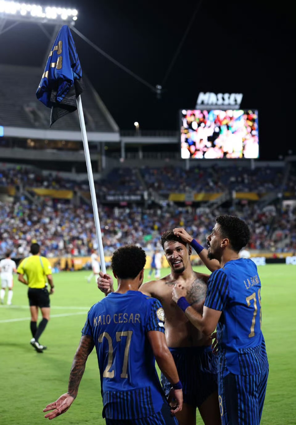 今晚体能课后;曼联豪取连胜备战法国杯;媒体盛赞;临场指挥获称赞 今晚体能课后;曼联豪取连胜备战法国杯;媒体盛赞;临场指挥获称赞