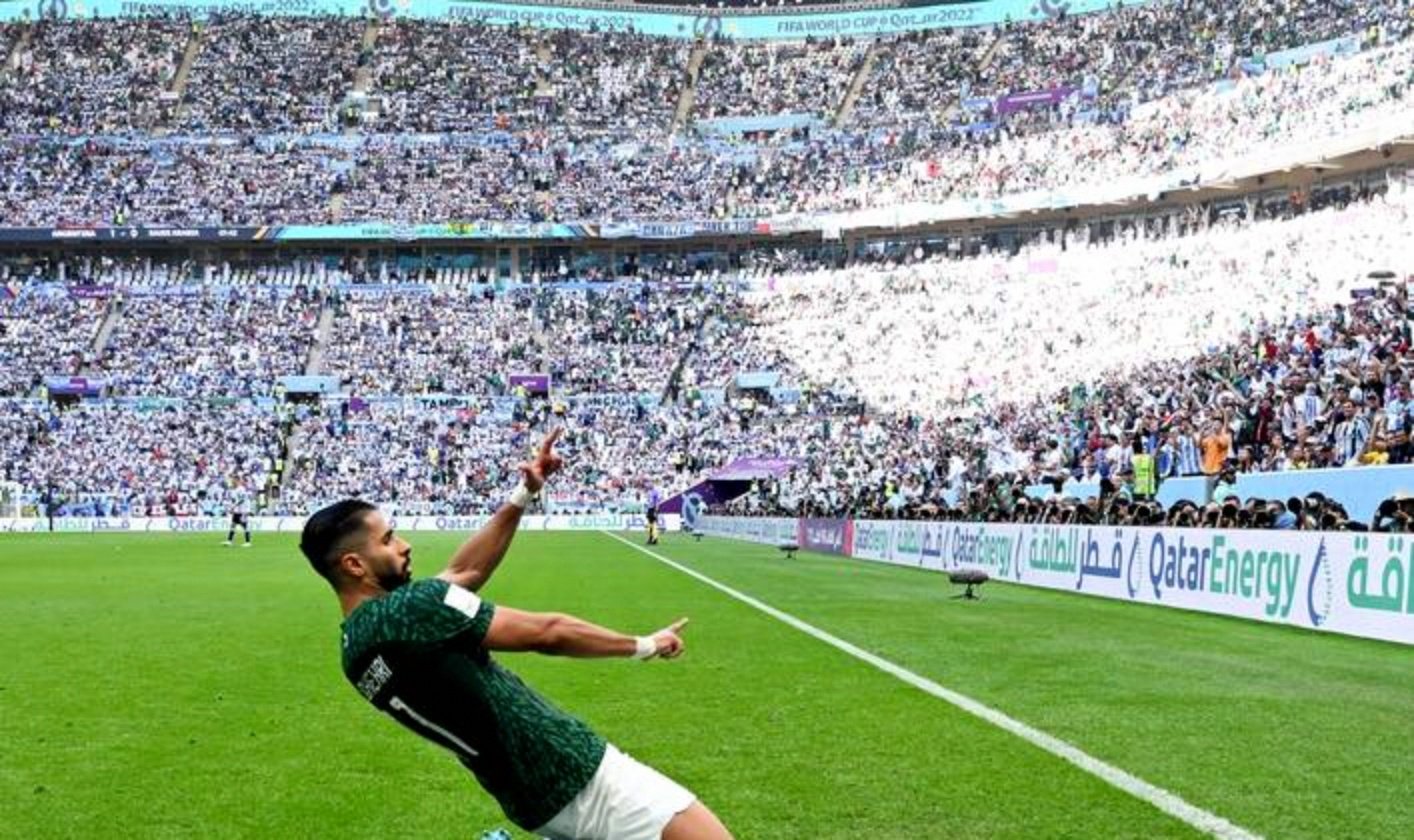 欧冠赛后走向成谜，法兰克福防线松动，震撼外界，纪律约束更严格(漫步法兰克福)