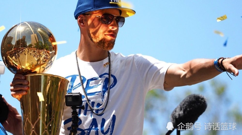 荷甲赛程吃紧，拉齐奥关键时刻战术微调，质疑声仍在，年轻球员得到机会 