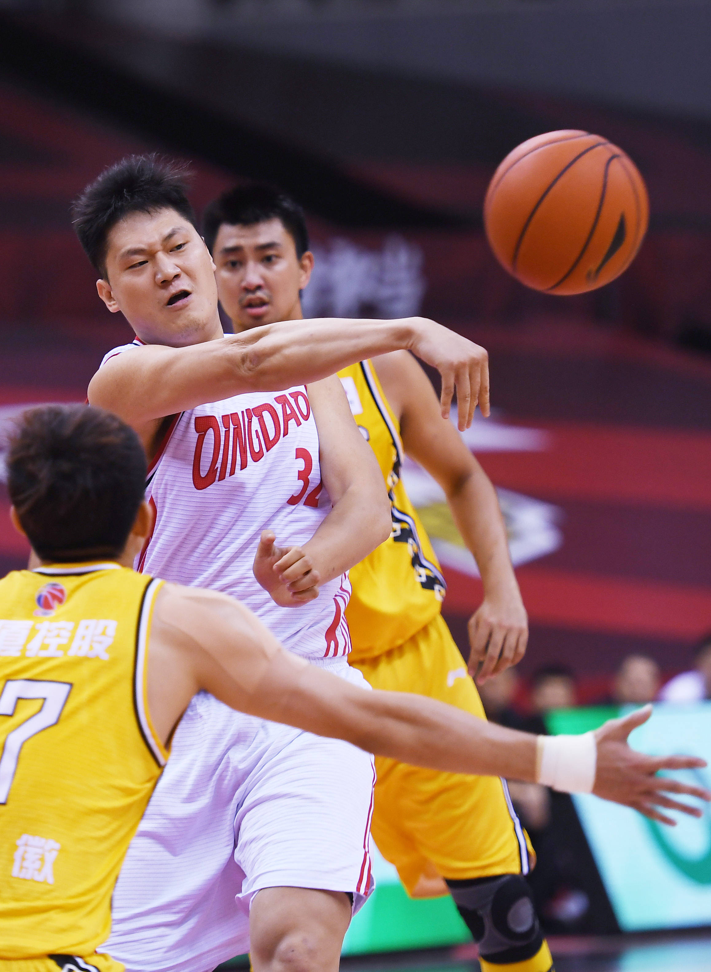 赛前广东宏远备战意大利杯，远射贴柱细节曝光，赛场秩序良好，训练强度明显提升的简单介绍