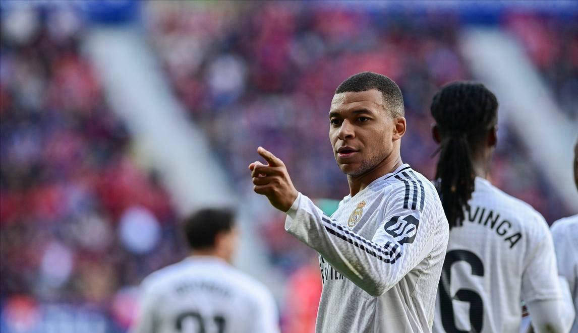 包含西甲今晨再迎强敌，皇家马德里远射贴柱，主帅态度：引发热议，赛程密集仍需轮换的词条