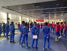 集结日体能课后；广州队伤情更新备战社区盾；更衣室稳定；阵容厚度经受考验的简单介绍-竞技宝在线入口